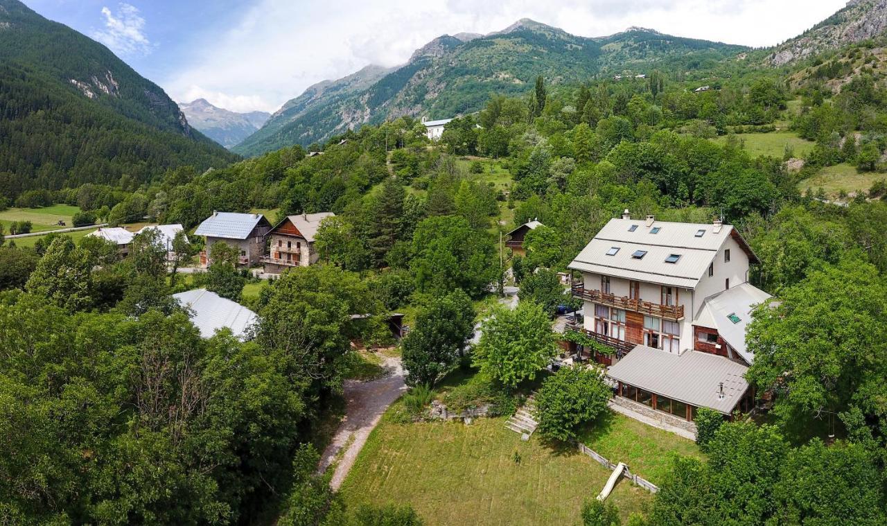 Hotel Restaurant Gites Les 5 Saisons 弗雷斯涅 外观 照片