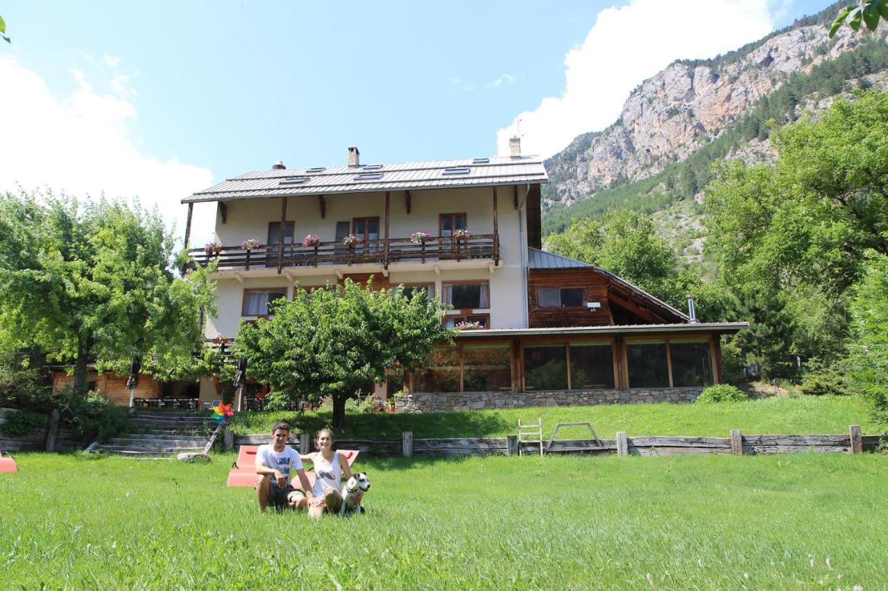 Hotel Restaurant Gites Les 5 Saisons 弗雷斯涅 外观 照片