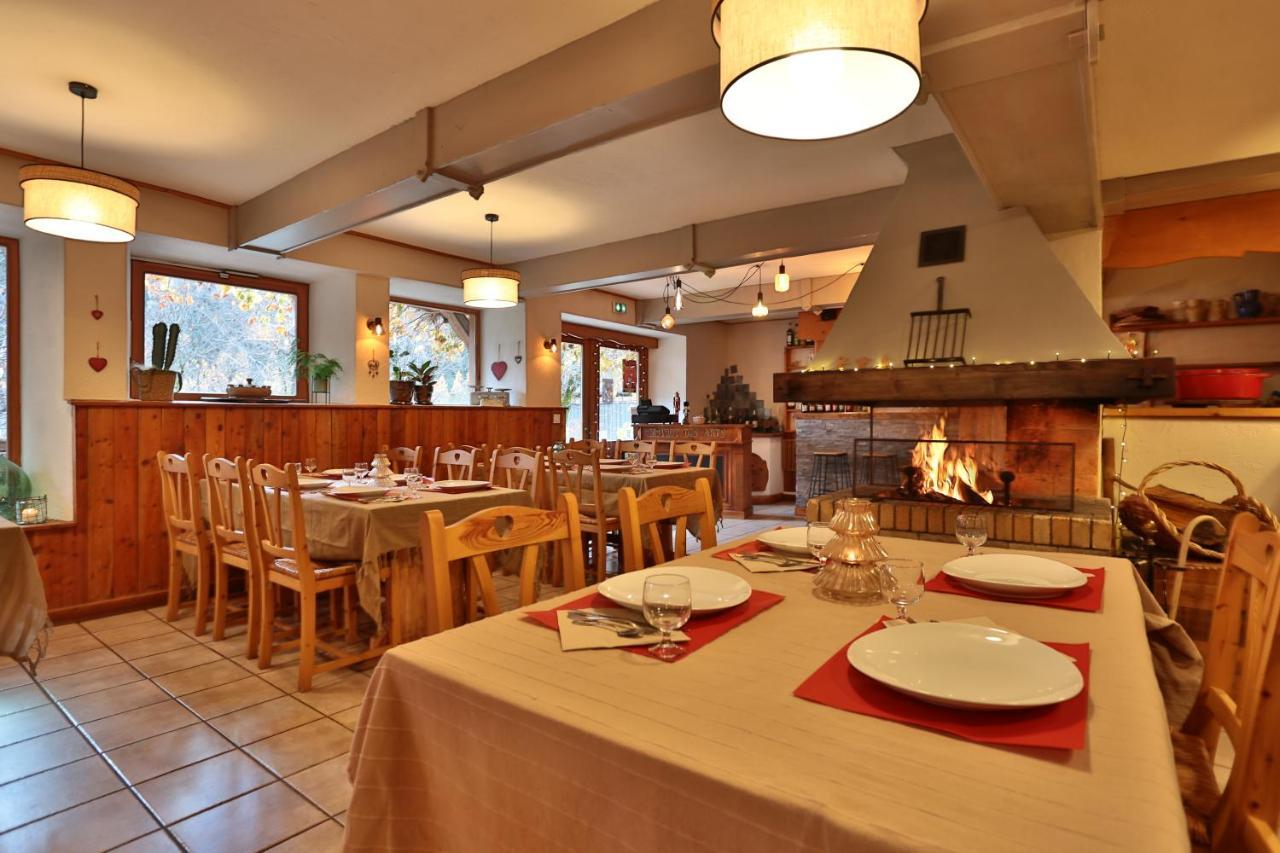 Hotel Restaurant Gites Les 5 Saisons 弗雷斯涅 外观 照片