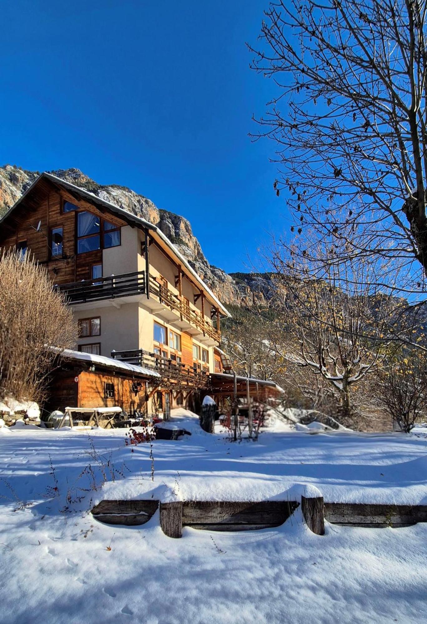 Hotel Restaurant Gites Les 5 Saisons 弗雷斯涅 外观 照片