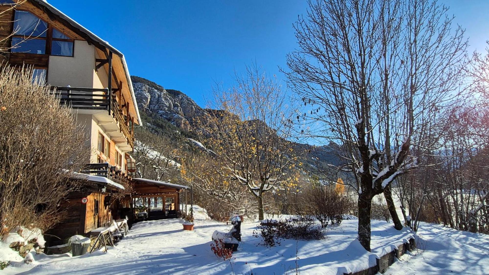 Hotel Restaurant Gites Les 5 Saisons 弗雷斯涅 外观 照片