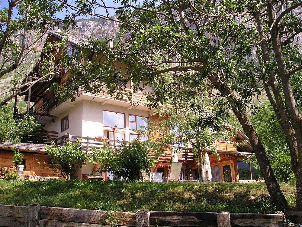 Hotel Restaurant Gites Les 5 Saisons 弗雷斯涅 外观 照片